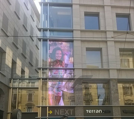 Large Transparent Window Rerran